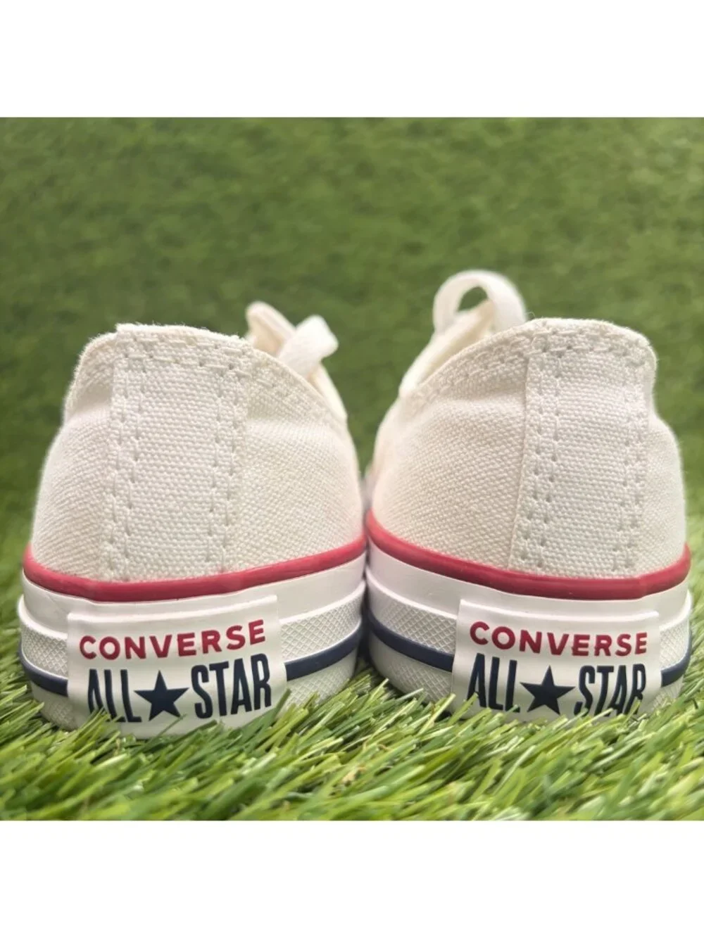 Converse Chuck Taylor All Star Low Boys Size 1.5Y White Athletic Shoes Sneakers
